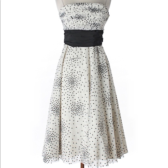 Lovely dress - Picture 1 of 3